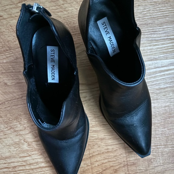 Black Steve Madden booties - Picture 4 of 6